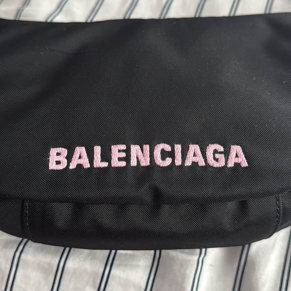 BALENCIAGA  Wheel Sling Embroidered Canvas Shoulder Bag - Black w/ pink - Picture 4 of 12